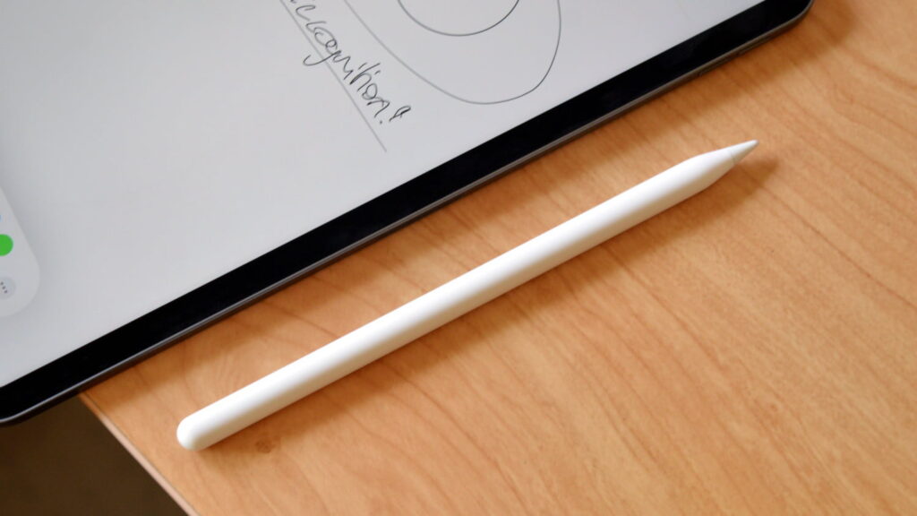 Tableta e compatibilă cu ecosistemul Apple, inclusiv Apple pencil