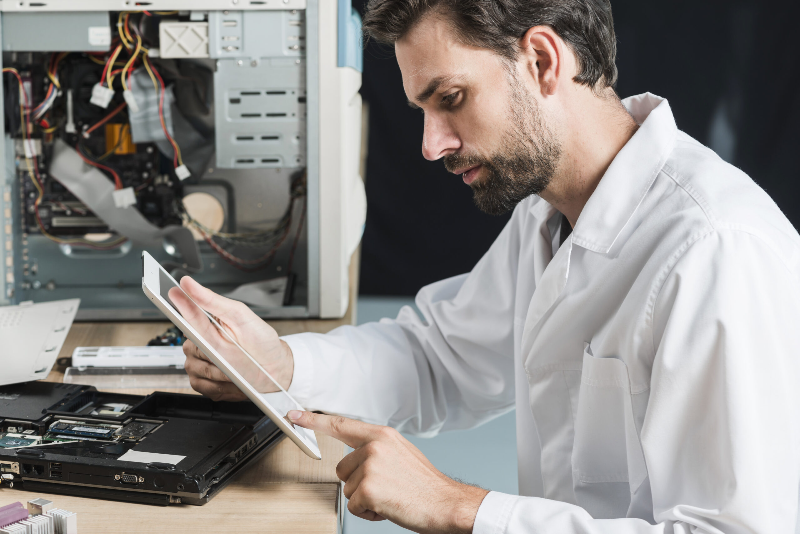 Ți s-a stricat tableta? Nu se mai deschide sau se mișcă extrem de încet? Nu cumpăra una nouă! Hai cu tableta la Clinica GSM, service de reparatii tablete